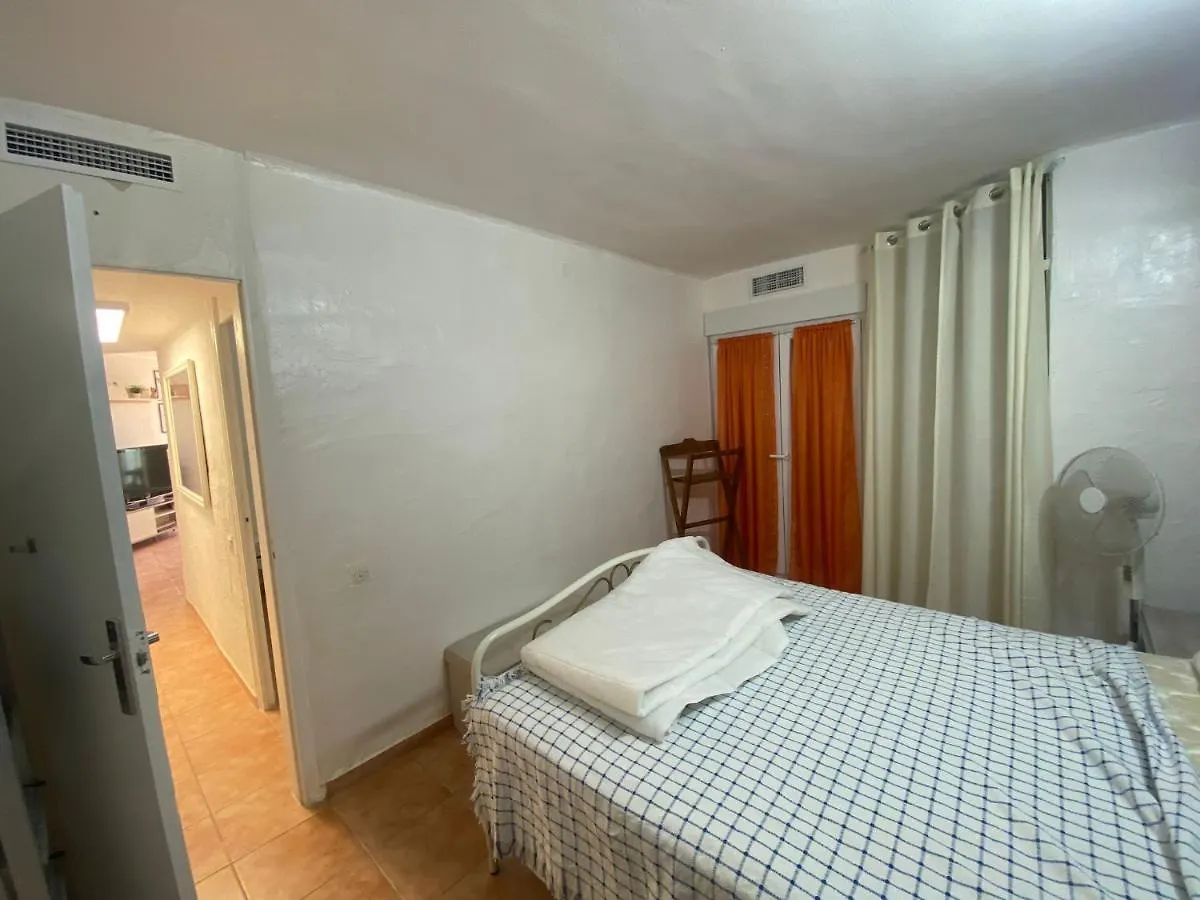 Piso Delante De La Playa La Pineda Con 2 Habitaciones 0*,  Spain